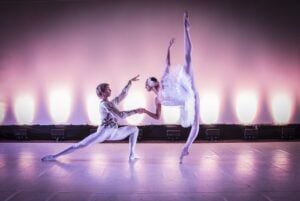 El Lago de los Cisnes regresa con todo su esplendor al Teatro Lírico del Parque del Conocimiento de Posadas imagen-7