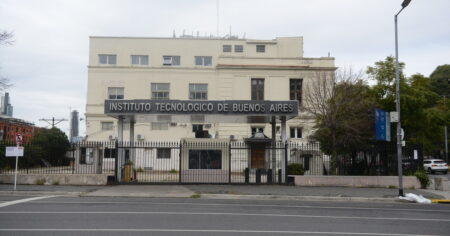 La familia dueña de Pampa Energía compró uno de los edificios más codiciados de Puerto Madero imagen-13