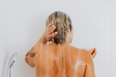 Los beneficios ocultos de lavar tu pelo con vinagre blanco imagen-10