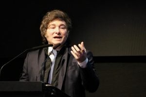 Milei redobló sus críticas a la prensa: «Si la gente conociera a los periodistas, los odiaría más» imagen-9