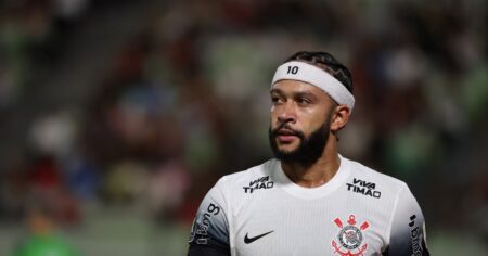 Crece la tensión entre Corinthians y Memphis Depay: el delantero amenazó con incumplir sus tareas imagen-4