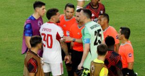 Otamendi a Marchesín: "Hablás ahora que estás en Boca, bobo" imagen-2