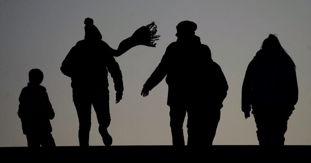 Mañanas frías, tardes de sol y 0% de lluvia: así será el clima de la primera semana de junio en Buenos Aires, según el pronóstico del tiempo del SMN imagen-97