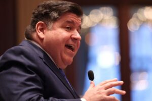 ¿Se define el estatus santuario de Illinois? JB Pritzker testifica en el Capitolio por sus políticas migratorias imagen-2
