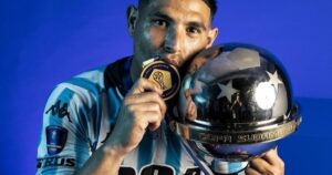 Salas se queda en Racing: oferta de mejora y extensión salarial imagen-2
