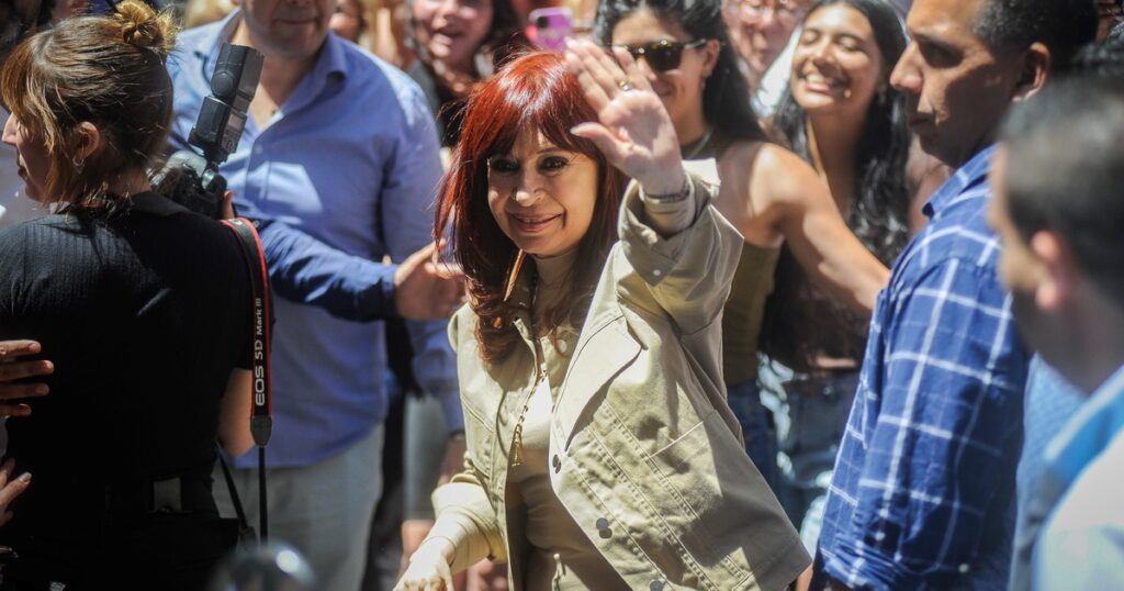 Convocan a una cumbre de diputados de Unión por la Patria por el fallo de la Corte Suprema que puede dejar presa a Cristina Kirchner imagen-5