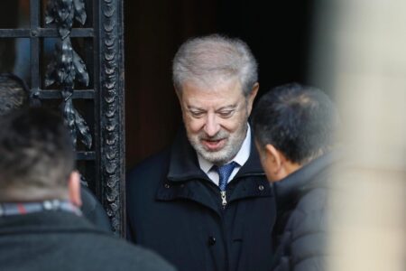 Carlos Beraldi comparó la condena a Cristina con el Juicio a las Juntas: “Los genocidas tuvieron juicio, ella no” imagen-20