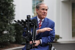 El megaproyecto millonario de Greg Abbott que promete cambiar la red eléctrica de Texas imagen-2