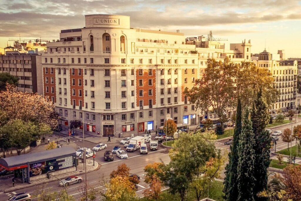Insólito: esta tienda de Chanel tiene casi 1000 dueños y vos podrías ser uno imagen-4