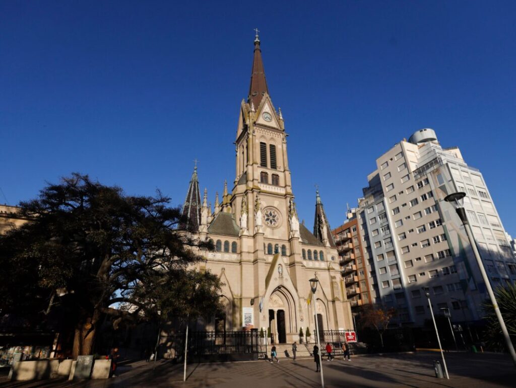 Cómo es el plan para restaurar la imponente catedral neogótica de Mar del Plata imagen-5