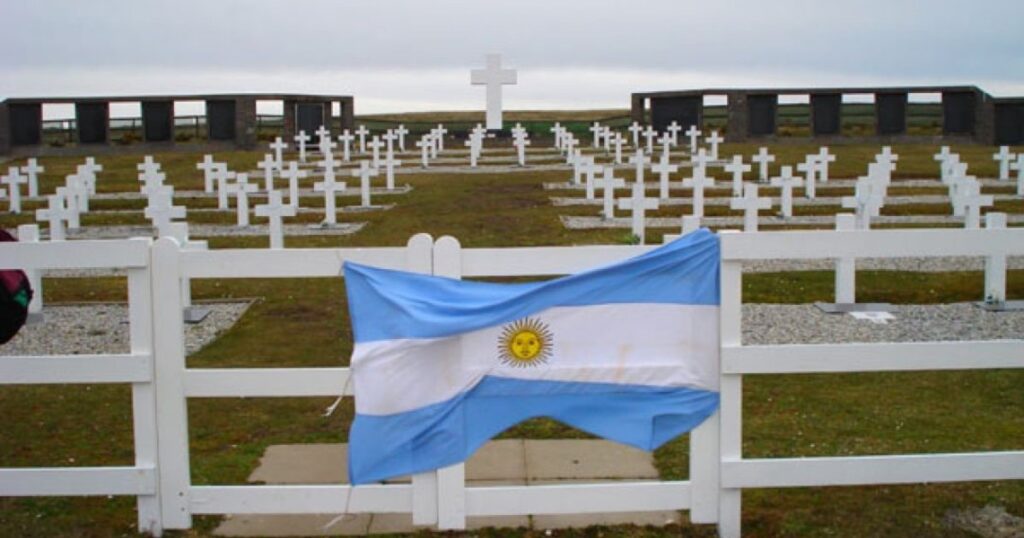 La Academia de la Antártida conmemora el Día de la afirmación de los derechos argentinos sobre las Malvinas imagen-4