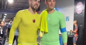 Video: Rossi intercambió camiseta con Neuer imagen-1
