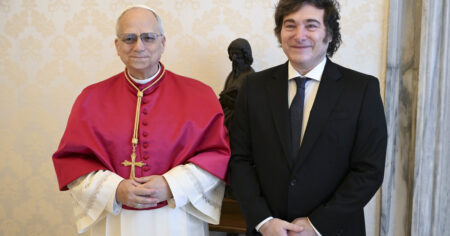 Javier Milei y sus medidas, EN VIVO: tras sus encuentros con el papa León XIV y Meloni, el Presidente viaja a Madrid imagen-5
