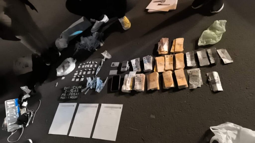Interceptaron un «pasa mano» de cocaína en Posadas: arrestaron a un «dealer» con $6 millones en droga imagen-5