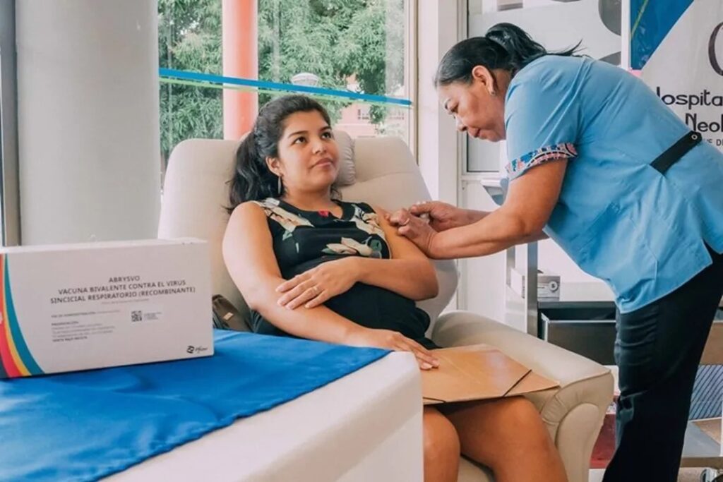 Misiones avanza con la campaña de vacunación contra el Virus Sincicial Respiratorio imagen-5
