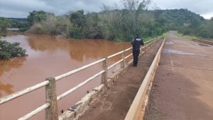 Estabilidad en el río Uruguay: empieza a bajar el caudal de agua y algunas familias evacuadas ya regresan a sus casas imagen-4
