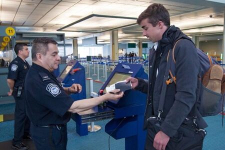 Los documentos que todo migrante debe de tener para regresar a Estados Unidos después de un viaje imagen-8