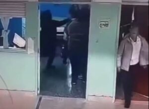 Imputan a una madre por desfigurar a golpes a una docente que había retado a su hija imagen-1
