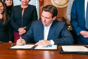 La nueva ley firmada por Ron DeSantis que pone en la mira a Cuba y que entrará en vigor el 1° de julio en Florida imagen-3