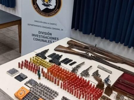 Detienen a un hombre que tenía un arsenal en su casa de Palermo imagen-4