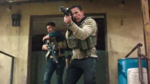 La película que arrasa en Prime Video se estrenó hace un mes y medio en cines: un 'thriller' con acción espectacular que fracasó injustamente imagen-117