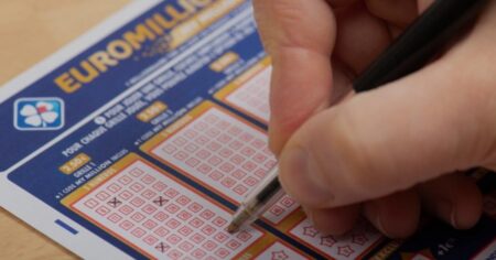Miles de noruegos creyeron ser millonarios por un día debido a un error de la lotería imagen-40