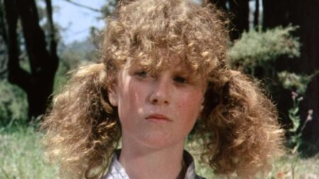 Debutó a los 16 años en un terrible remake navideño australiano, pero ahora es una de las mayores estrellas de Hollywood. ¿La reconoces? imagen-4