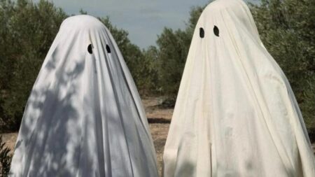 Llega a Filmin el 'Expediente X manchego', una de las películas españolas más originales y singulares de nuestro cine reciente imagen-108