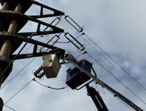 Energía de Misiones llevó a cabo tareas de mantenimiento preventivo en líneas de alta tensión en Posadas imagen-1