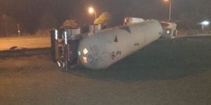 Volcó un camión cisterna que transportaba gas propano-butanotal en Oberá: corte total en la Ruta Nacional 14 imagen-8