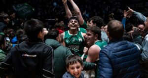 Quién es Emiliano Lezcano, el jugador de Ferro que metió el triple que recorre el mundo y es la envidia de Steph Curry imagen-2