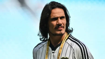Cavani preocupa a Boca: cómo está físicamente y las chances de jugar ante Bayern Munich - TyC Sports imagen-6
