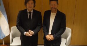 El encuentro de Simeone con Javier Milei en Madrid y el recuerdo de un partido de inferiores imagen-2