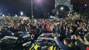 Pilotos y autos del TC deslumbraron al público en la previa de la carrera en el autódromo de Posadas: mirá las imágenes de la exhibición en la Costanera imagen-4