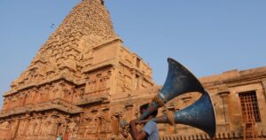 ¿Por qué los Cholas construyeron el templo Brihadeesvara y cómo la evasión de impuestos derrumbó su imperio? imagen-1