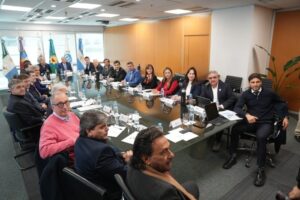 Gobernadores impulsan ley para coparticipar impuesto a combustibles y ATN   imagen-4