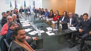 Análisis semanal: Crecimiento del PIB con déficit externo récord y la vieja puja entre unitarios y federales imagen-2