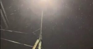 Nieve en Buenos Aires: se cumplió el pronóstico de nevadas en el Conurbano y se registra la caída de copos en localidades del AMBA imagen-3