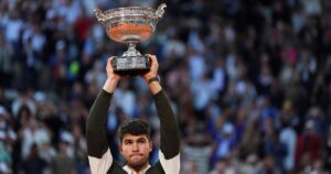 Video: A lo campeón, así levantó Alcaraz tres match points ante Sinner en la final de Roland Garros imagen-2