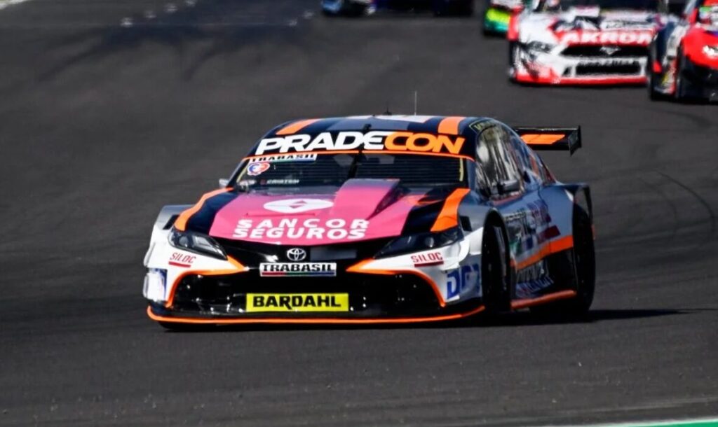 Con lluvia y emoción, Fritzler cortó la racha y ganó la 7° fecha del TC  imagen-5