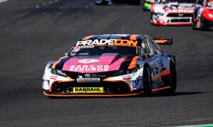 Con lluvia y emoción, Fritzler cortó la racha y ganó la 7° fecha del TC  imagen-3
