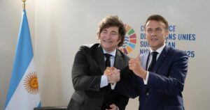 Javier Milei se reunió con Emmanuel Macron: bilateral para agradecer el apoyo ante el FMI y hablar del acuerdo UE-Mercosur imagen-3