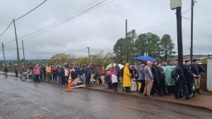Ticket Misiones | Fanáticos palpitan el regreso del TC en Posadas: largas filas, amistad fierrera, clima festivo y una previa llena de emoción imagen-8