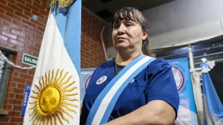 Susana, abanderada de enfermería a los 58 años y una vocación sin límites imagen-16