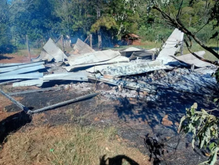 Devastador incendio de una vivienda deja dos personas con graves quemaduras imagen-11