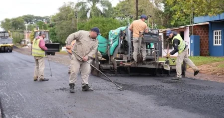 Vialidad avanza con nuevas obras de asfaltado en Apóstoles, San Ignacio y Garuhapé imagen-11