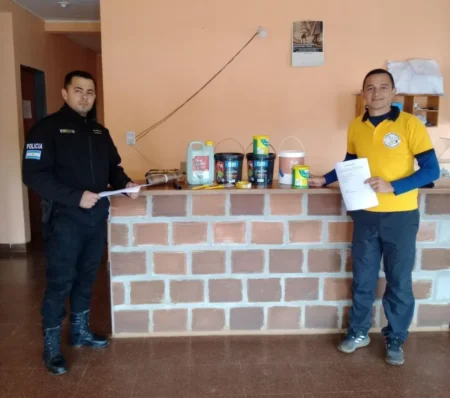 Vecinos de Terciados Paraíso entregaron donaciones para mejorar la Comisaría imagen-13