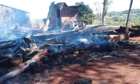 Piden ayuda para un paciente oncológico que lo perdió todo en un incendio imagen-12
