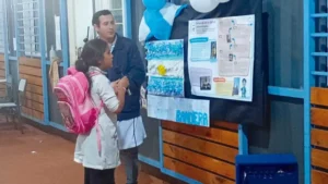 Lectura de la cartelera para fomentar el hábito en los chicos imagen-1