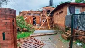Tras el temporal, siguen las tareas de reparación en Iguazú imagen-1